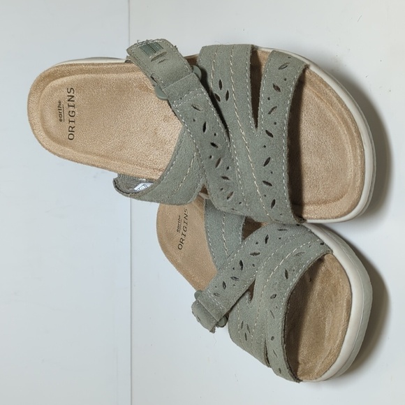Earth origins Shantel slip on sandals womans size 6.5 - Picture 1 of 16